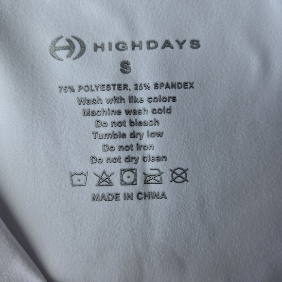 High-Waist White Women’s Active Bike/yoga Shorts with Side Pockets - Picture 4 of 4